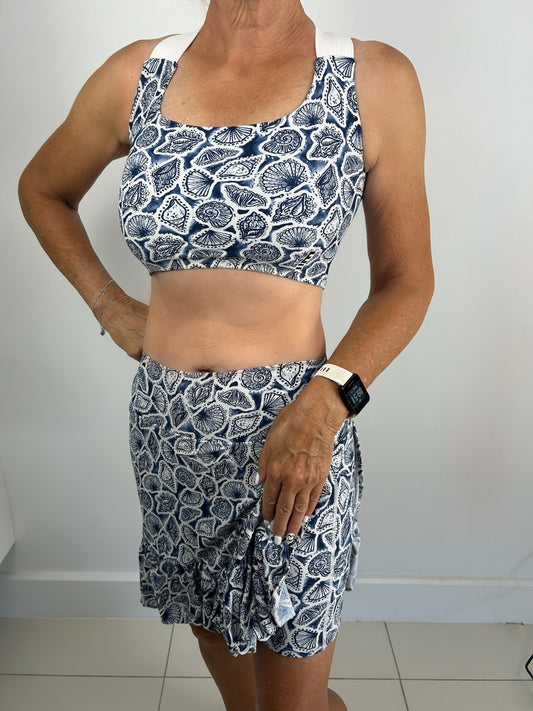 Skort with slit and frill